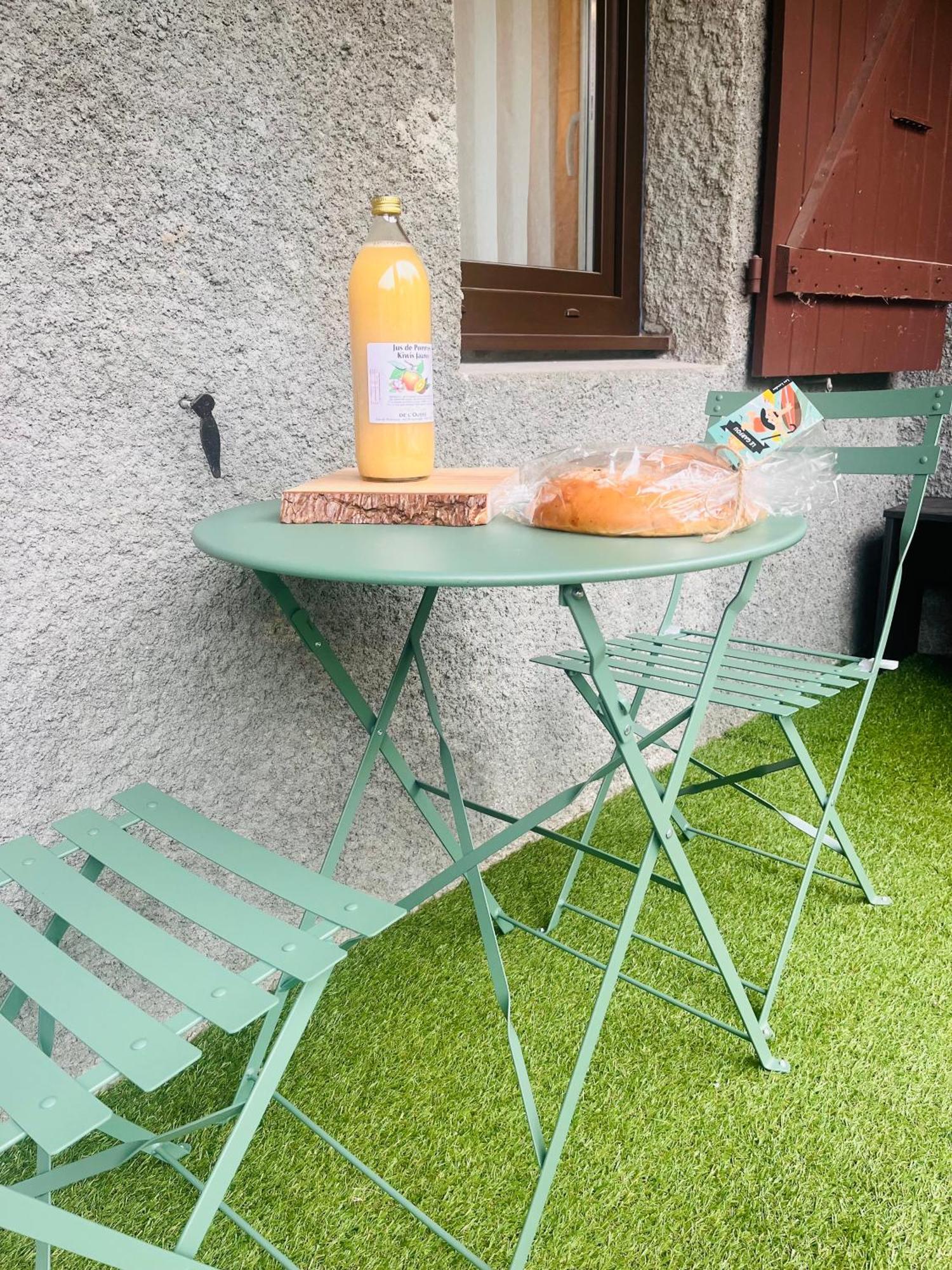 Bielle La Suite Unique - Le Jardin Sur Les Pyrenees- Vue Panoramique Montagne -Jardin Cloture Prive De 100M2-Parking-Linge De Lit Et Serviettes Compris- מראה חיצוני תמונה